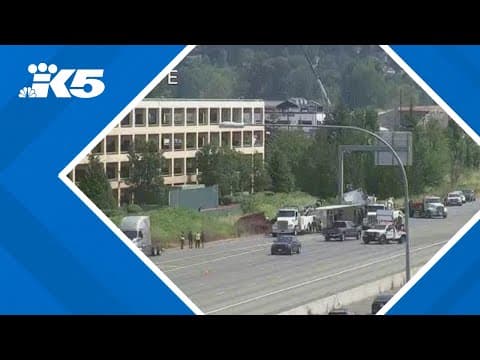 3 semi-trucks get into an accident, blocking 3 lanes of I-5 South