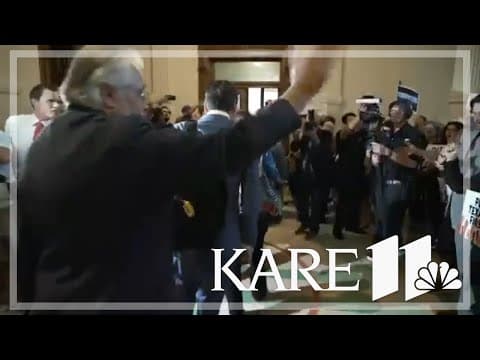 Texas Democratic lawmakers end walkout