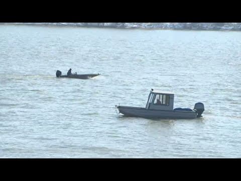 Southern Indiana crews working to find man who disappeared in Ohio River