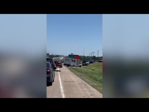 Texas drivers cross median while stuck in traffic on highway