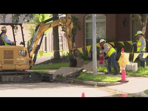 Less than 24 hours after KHOU 11 report, water leak fixed in Pearland neighborhood