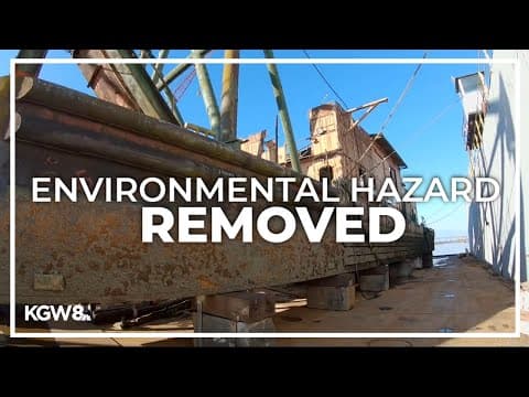 Abandoned barge removed from Columbia River