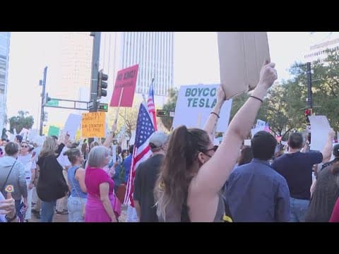 Protestors in Tampa push back against Trump's ban on transgender people in the military
