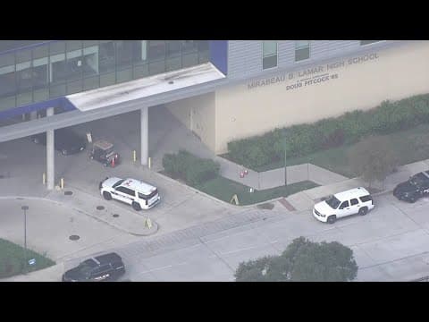 Houston police give update on bomb threat made at Lamar High School