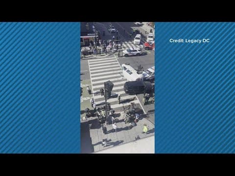 5 people injured in multi-car crash involving police cruiser in DC