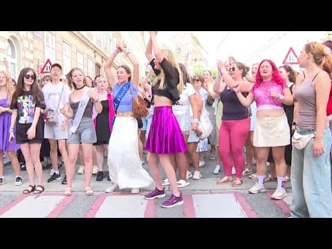 Swifties sing in streets of Vienna, Austria after concerts canceled