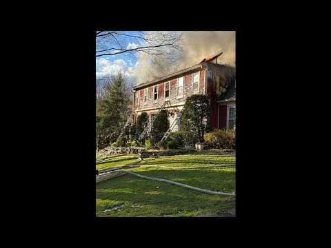 Fairfax Fire respond to 7100 block Laketree Drive fire