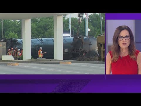Train derails in downtown Waxahachie, officials say