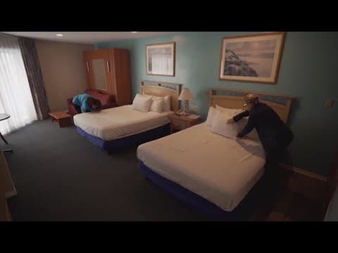 Houston hospitality workers call for $23 minimum wage ahead of meeting with city leaders