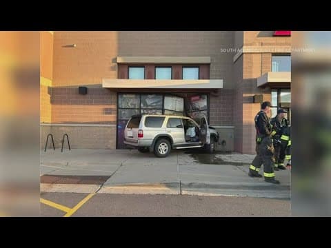 Car crashes into ACE Hardware store