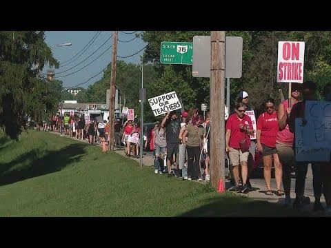 Day 3 of Columbus teachers' strike: Students join educators on picket lines