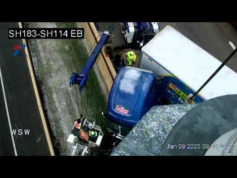 Road conditions worsen as snow, sleet move through North Texas