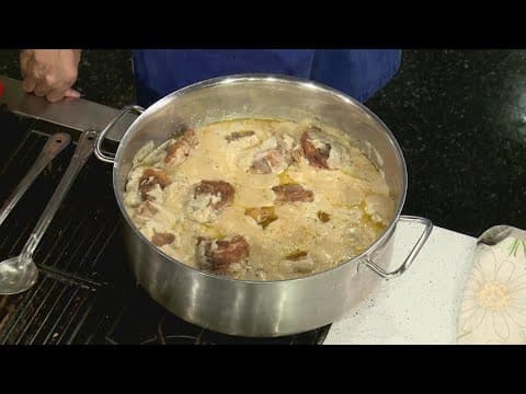 Chef Kev makes smothered chicken and gravy | New Orleans recipes