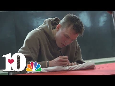 'I love it here' | Dalton Knecht visits D1 Hardin Valley to play hoops with kids