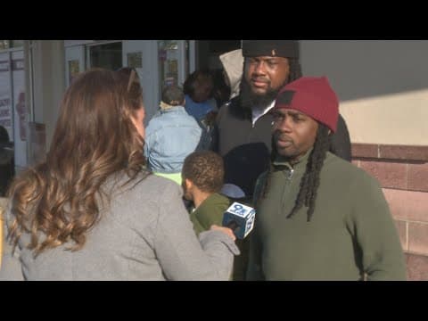 Trayon White collects signatures in Southeast to get back on the ballot in Ward 8