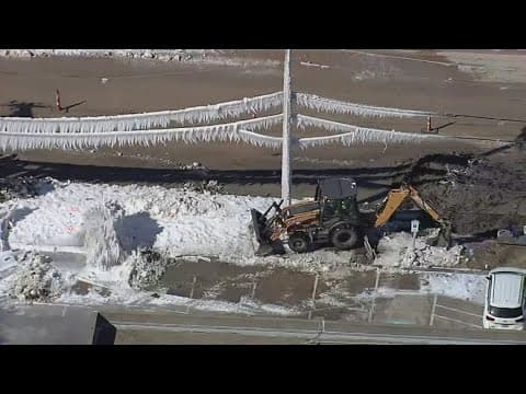 Water leak freezes on North Texas road