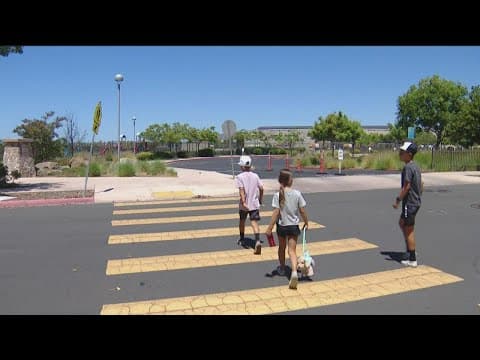 Push to have 4-way 'stop' sign installed at school crosswalk in Del Sur