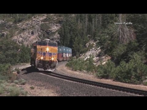 Union Pacific buys Norfolk Southern