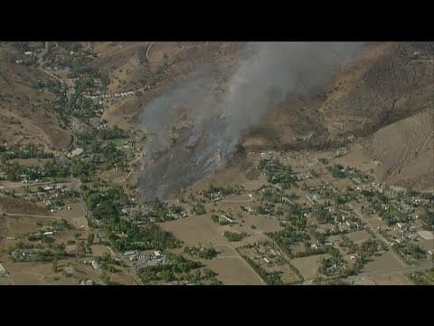Brush fire threatens hillside homes near Sycuan Casino