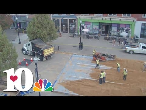 Knoxville preparing for the holidays by setting up 'Holidays on Ice' skating rink