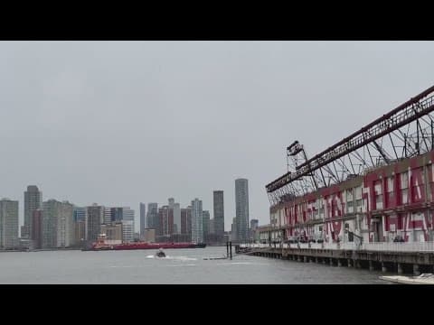 Manhattan helicopter crash kills six people