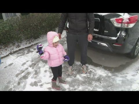 Families make memories in snow in Metairie, Louisiana