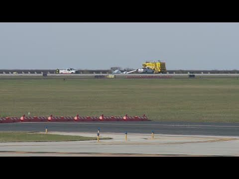 Small plane blows tire on landing at Lakefront Airport