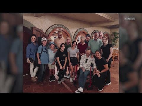 Country music legend Randy Travis stops at Tex-Mex hotspot