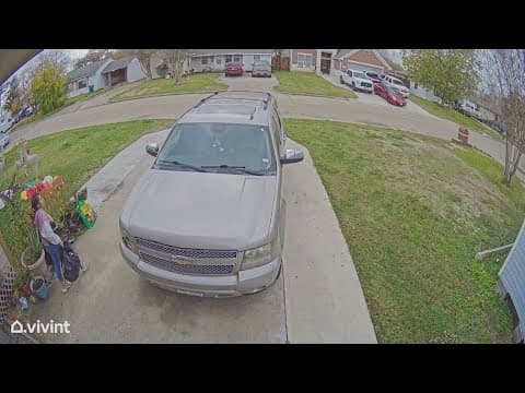 Pasadena mother says woman broke into her home, stole her kids' presents on Christmas Eve