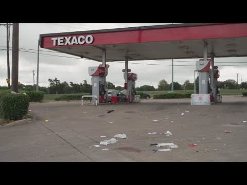 5 shot and officer injured outside of Dallas gas station, police say