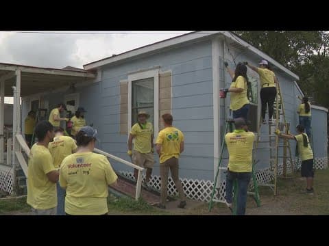 Volunteers help rebuild home that's been in this Houston family for over 90 years