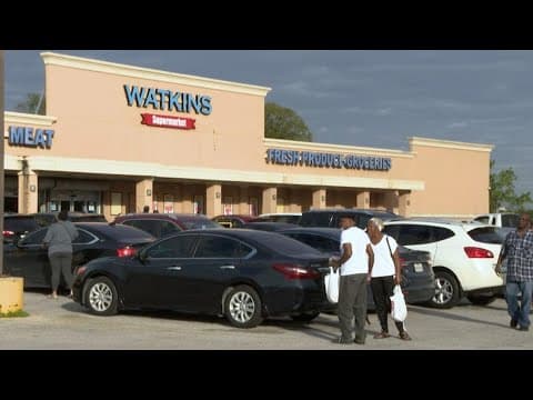 'It's a blessing' | Sunnyside grocery store hands out free Thanksgiving turkeys
