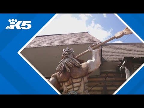 Wooden balloon dog sculpture stolen from Mason County wood carving shop