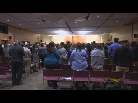 Hundreds gather at Indianapolis service marking 1 year since Hamas attack on Israel