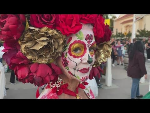 Thousands gather in Old Town for Día de los Muertos celebration