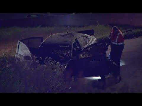 Badly decomposed body found in submerged vehicle along East Freeway, sheriff says