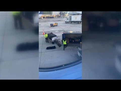 Video shows Delta workers throwing college team's golf clubs in San Diego