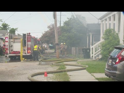 7 people left homeless by fire in Hollygrove Monday