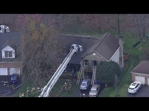 Crews battle 2-alarm house fire in Fairfax County