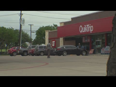 Teen arrested after allegedly shooting, killing 2 men at Arlington QuikTrip, police say