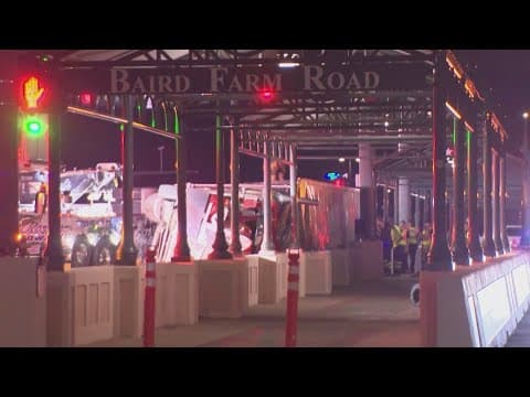 Dozens of cattle die after tractor-trailer overturns in North Texas