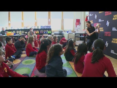 Very Asian Foundation delivers diverse books to two St. Paul schools