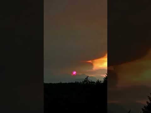 Smoke from Bear Gulch Fire creates hazy sunset across Puget Sound