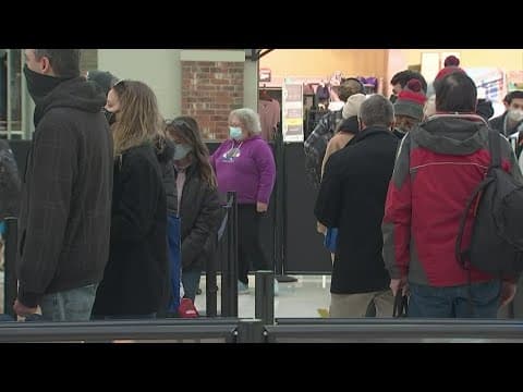 Airports busy ahead of long Thanksgiving weekend