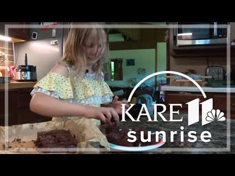 Young baking prodigy sweeps county fair