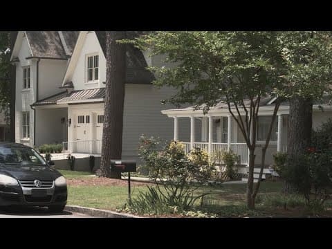 Sales slump for new homes, officials say