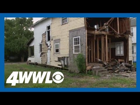Bayou St. John residents say collapsing house is endangering lives