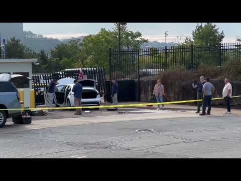 Driver rams car into FBI building gate in Pittsburgh and leaves behind an American flag
