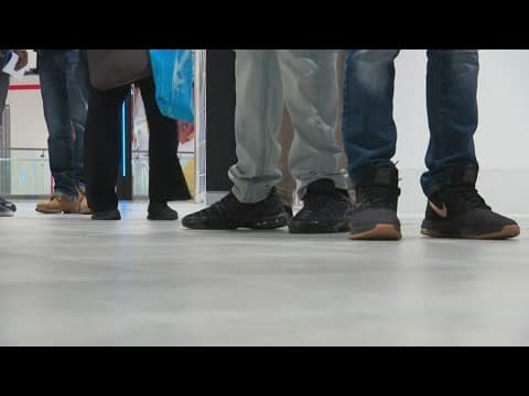 Unemployment claims up 22,000 from one week prior