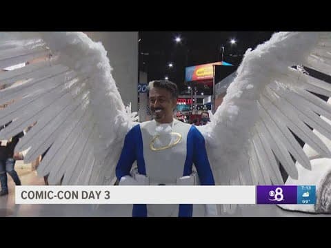 Comic-Con Saturday brings out more costumes, Marvel super fans